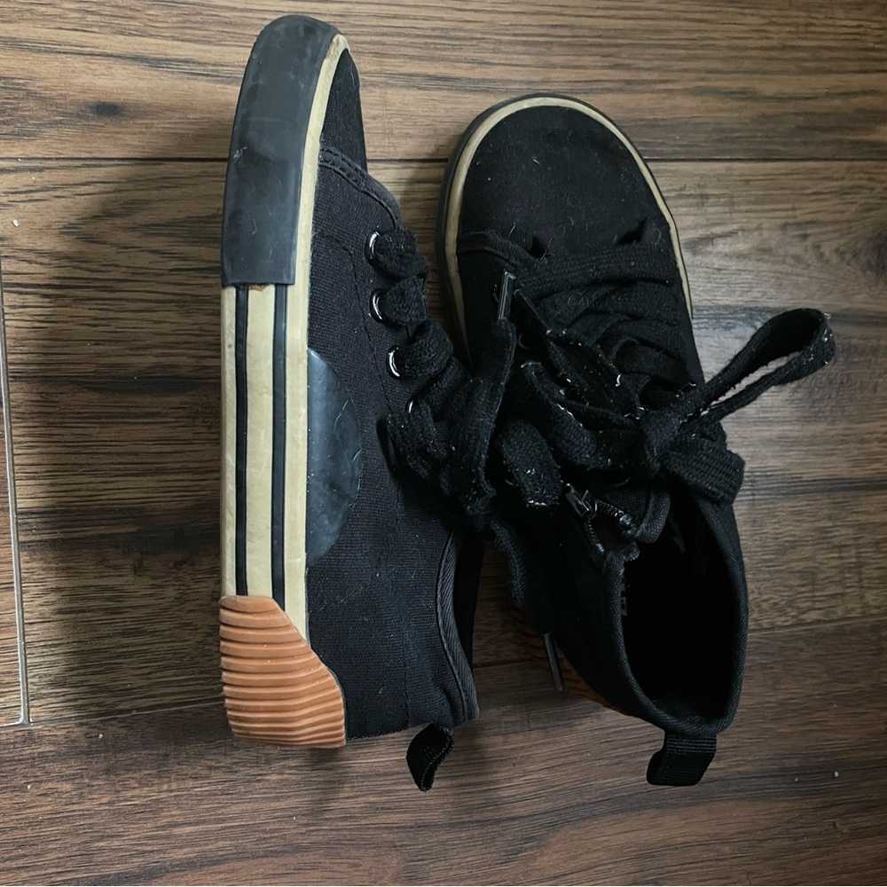 Boy’s sneakers